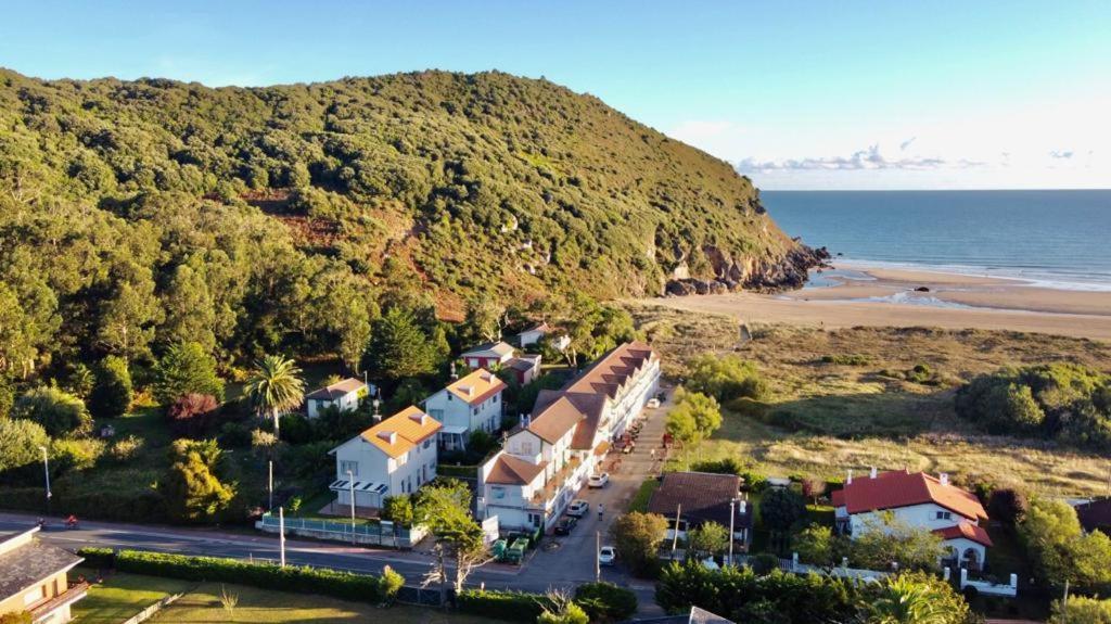 Hostal De Berria Santoña エクステリア 写真